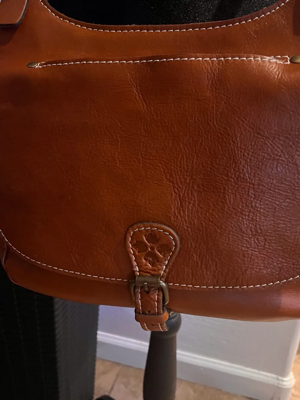 Patricia Nash :  Classic Brown Leather Crossbody Bag